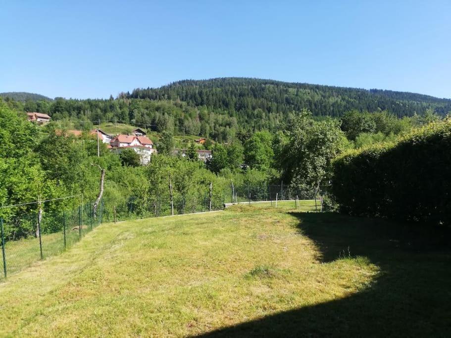 Gite au coin de la petite chapelle gitesdes2vallees Cornimont Extérieur photo